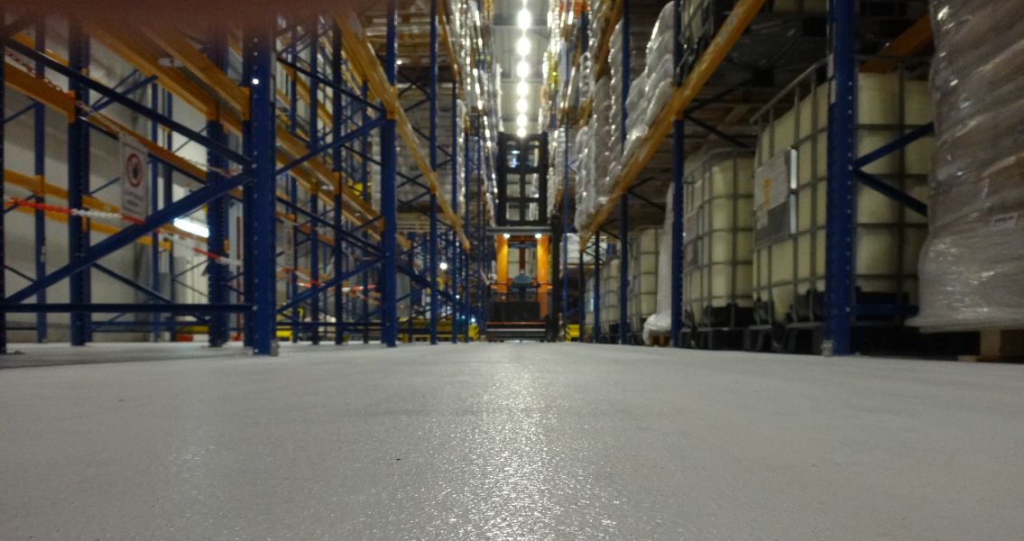 The industrial floor repair was done during ongoing operation